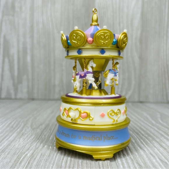 Vintage Hallmark Keepsake Christmas Ornament Jewelry Box Carousel Music spinning - Picture 7 of 10